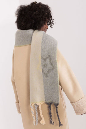 Shawl model 190558 AT