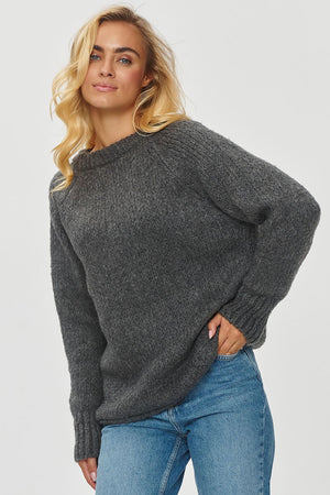 Jumper model 201805 Makadamia