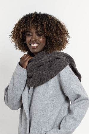 Shawl model 220841 awama