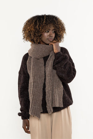 Shawl model 220843 awama
