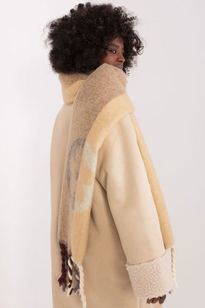  Shawl model 190561 AT 
