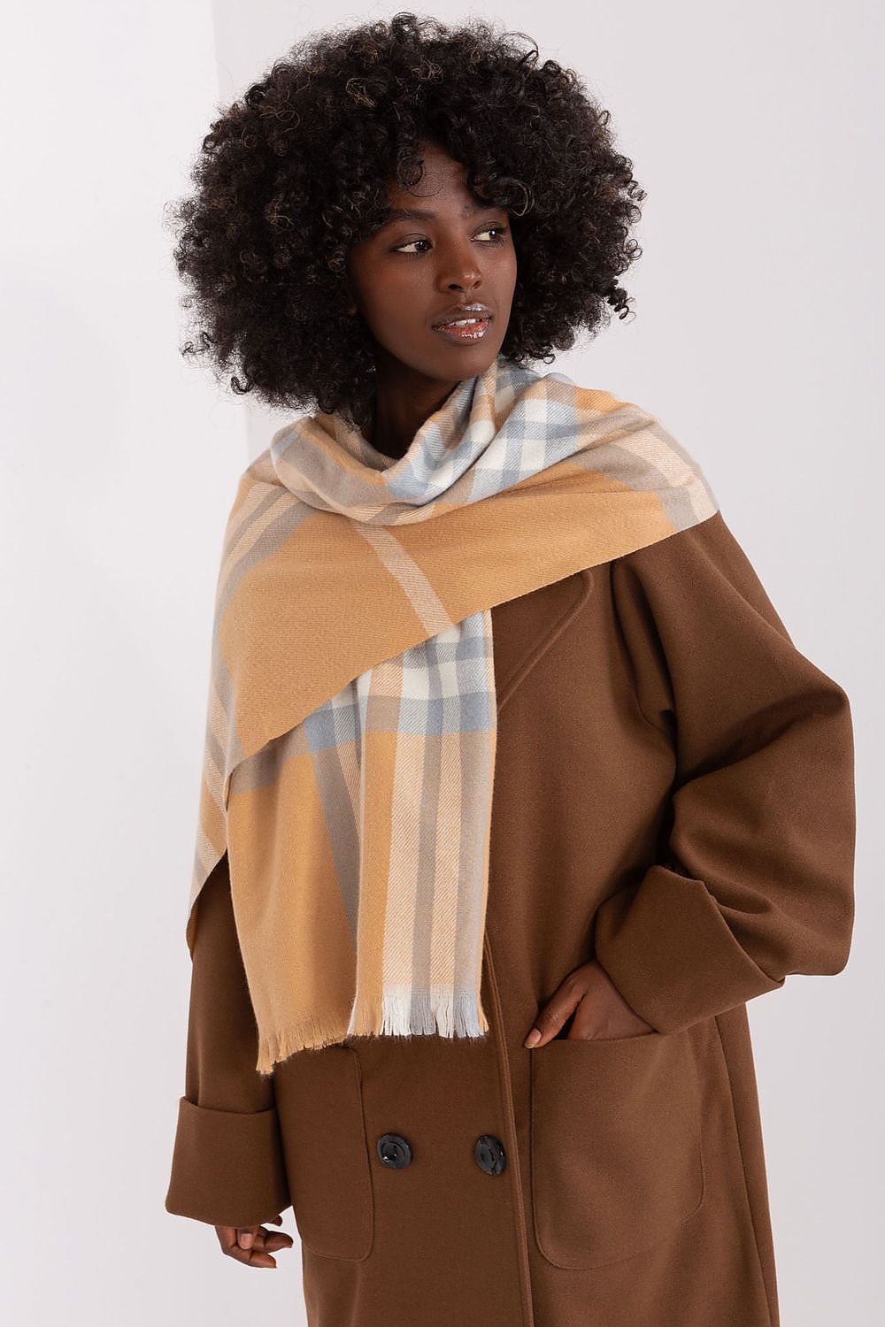  Shawl model 190567 AT 