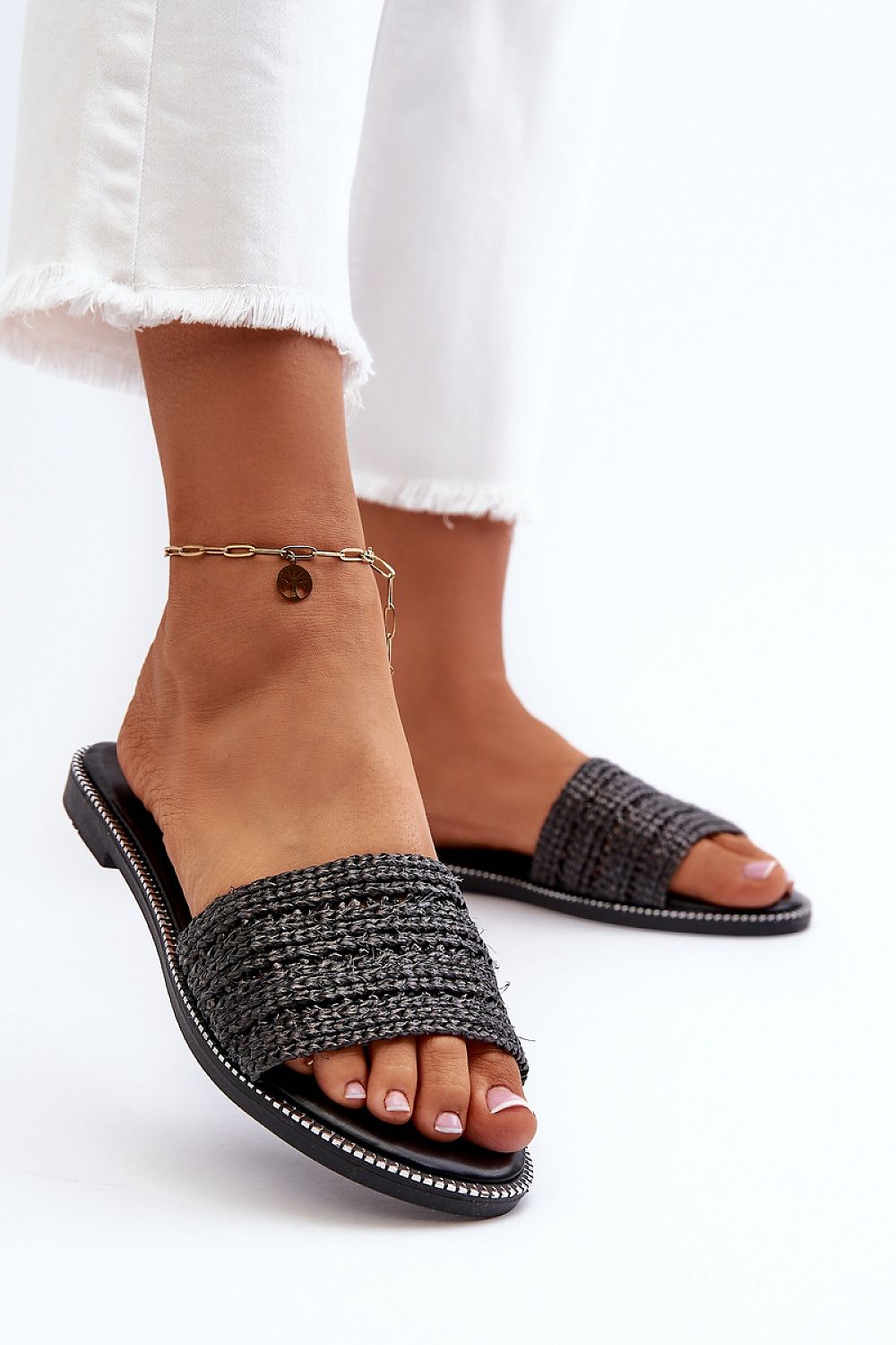  Flip-flops model 195435 Step in style 
