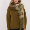  Shawl model 200281 AT 