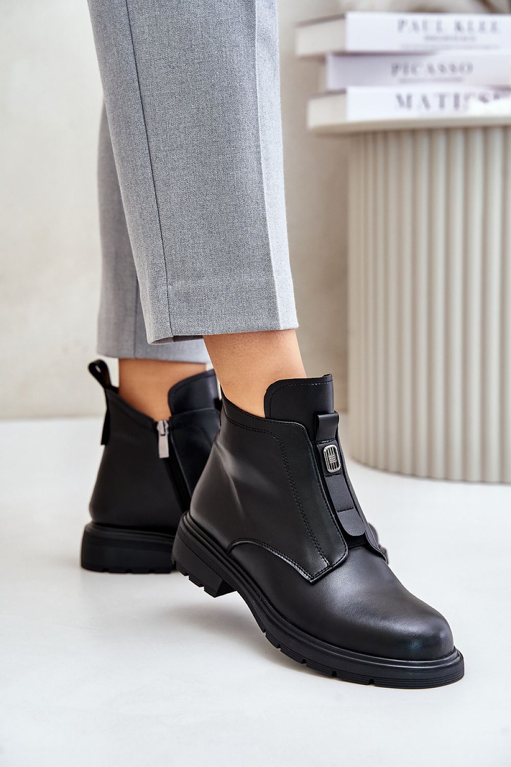 Boots model 202130 Step in style 