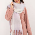  Shawl model 203177 AT 