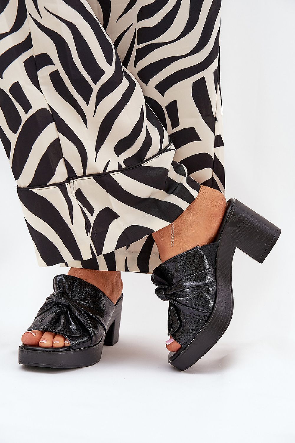  Heeled sandals model 212158 Step in style 